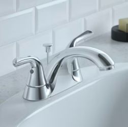 New Chrome 4-in centerset 2-handle WaterSense Mid-arc Residential Handle Bathroom Sink Faucet