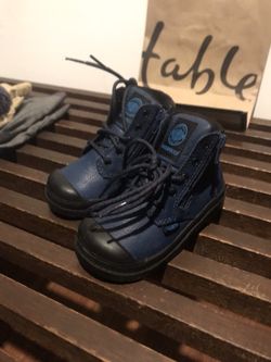 Palladium baby shoes