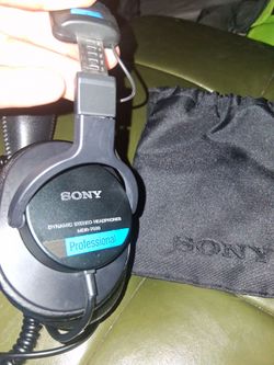 Sony Headphones MDR7506