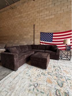 Brand New Sectional Sofa w/ Ottoman & Charging Ports