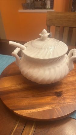 White Ceramic Soup Tureen with Lid and Ladle