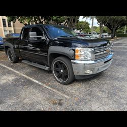 Black Chevy Silverado  1500 