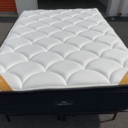 The DreamCloud Premier Rest, Queen, Like New, Perfect Condition