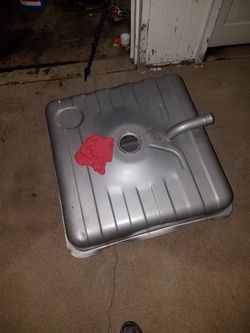 Sending unit and tank