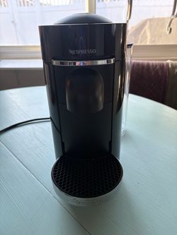 Nespresso Vertuo Coffee Machine by De'Longhi