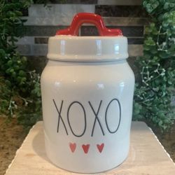 Rae Dunn XOXO Canister ❤️🤍💗