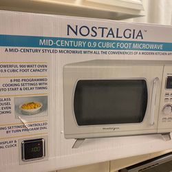 New Nostalgia 900watt Microwave