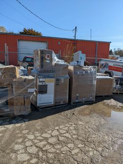 L@wes load SUPER SALE  pallets from $150 & up pallets Dont miss out just arrived Financing available Thumbnail
