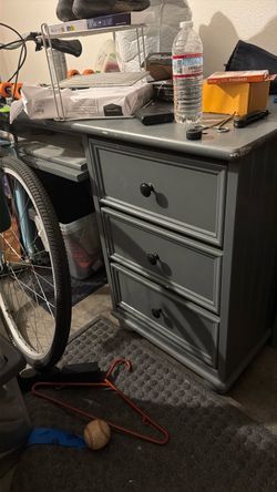 Computer Desk w/book shelf