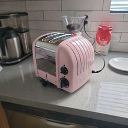 Beautiful Pink Dualit Toaster! for Sale in Las Vegas, NV - OfferUp