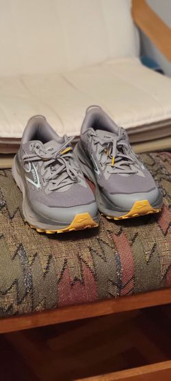Brooks Cascadia 19 Trail Runners - Men's 10 Wide (2E), Almost new!