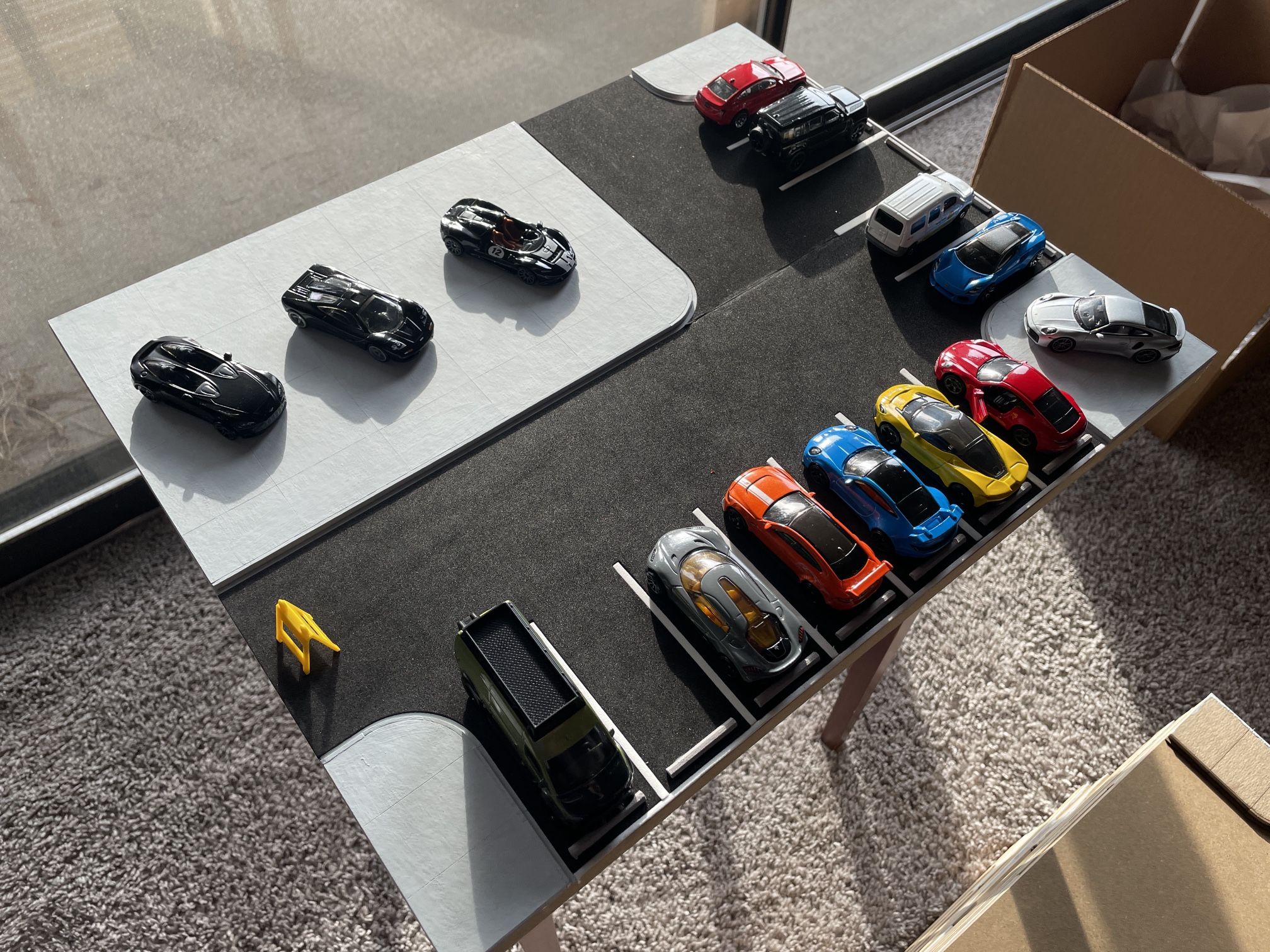 1:64 Hot Wheels Parking Lot Diorama