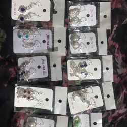 Earrings $4 Each Pair Or 3 X $10