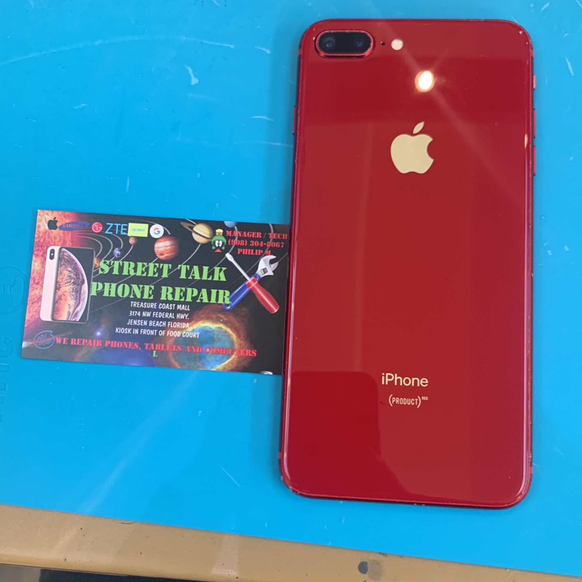 iPhone 8+ Red 64GB Great Condition Fully Unlocked For Any Service ! 