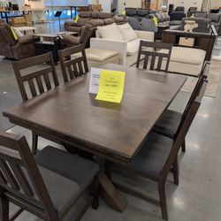 6 Person Dining Table W Butterfly Leaf