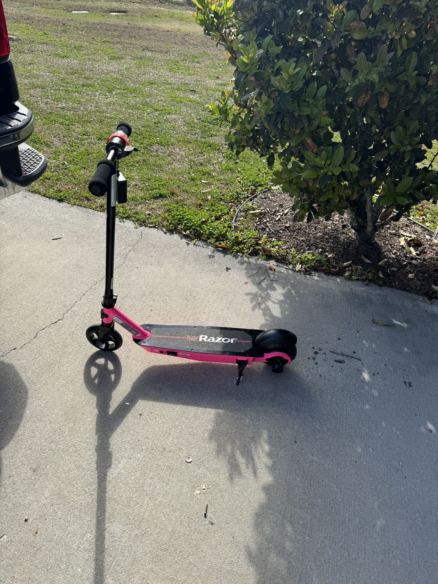 Razor electric scooter