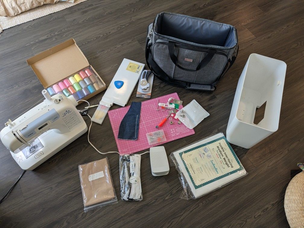 Brother 7000i Sewing Machine With Bag, Thread, Chalk, Rotary Cutter, Cutting Mat, Interfacing
