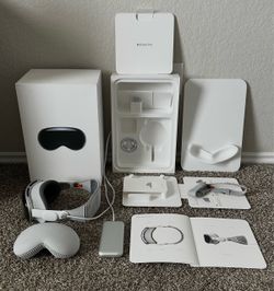 Apple Vision Pro 1T.