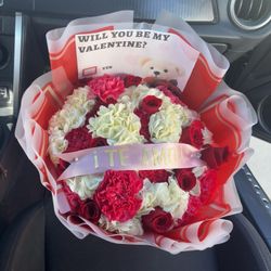 Flower Bouquets / Ramos 