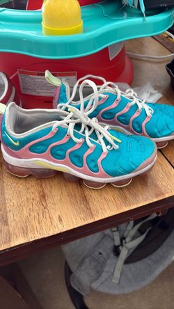 Nikes Women