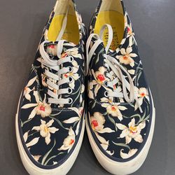 Mens Seavees Legend Sneaker - Size 10