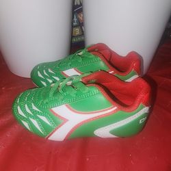 Diadoro Size 7.5 Soccer Spikes