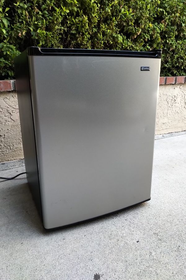 Kenmore mini fridge 2.5 cubic foot model 564.94256400 for Sale in