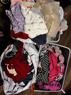 For Sale a lot Of Mixed Clothes-resellers