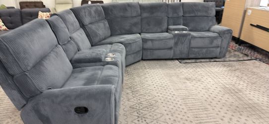 New 116x116 fabric recliner sectional couch / free delivery