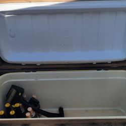 Igloo Wooden Cooler Stand