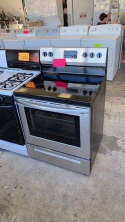 30” FRIGIDAIRE Stainless Steel 220-Volt Electric Stove ⚡️ — Works Great, Clean, and Ready to Use