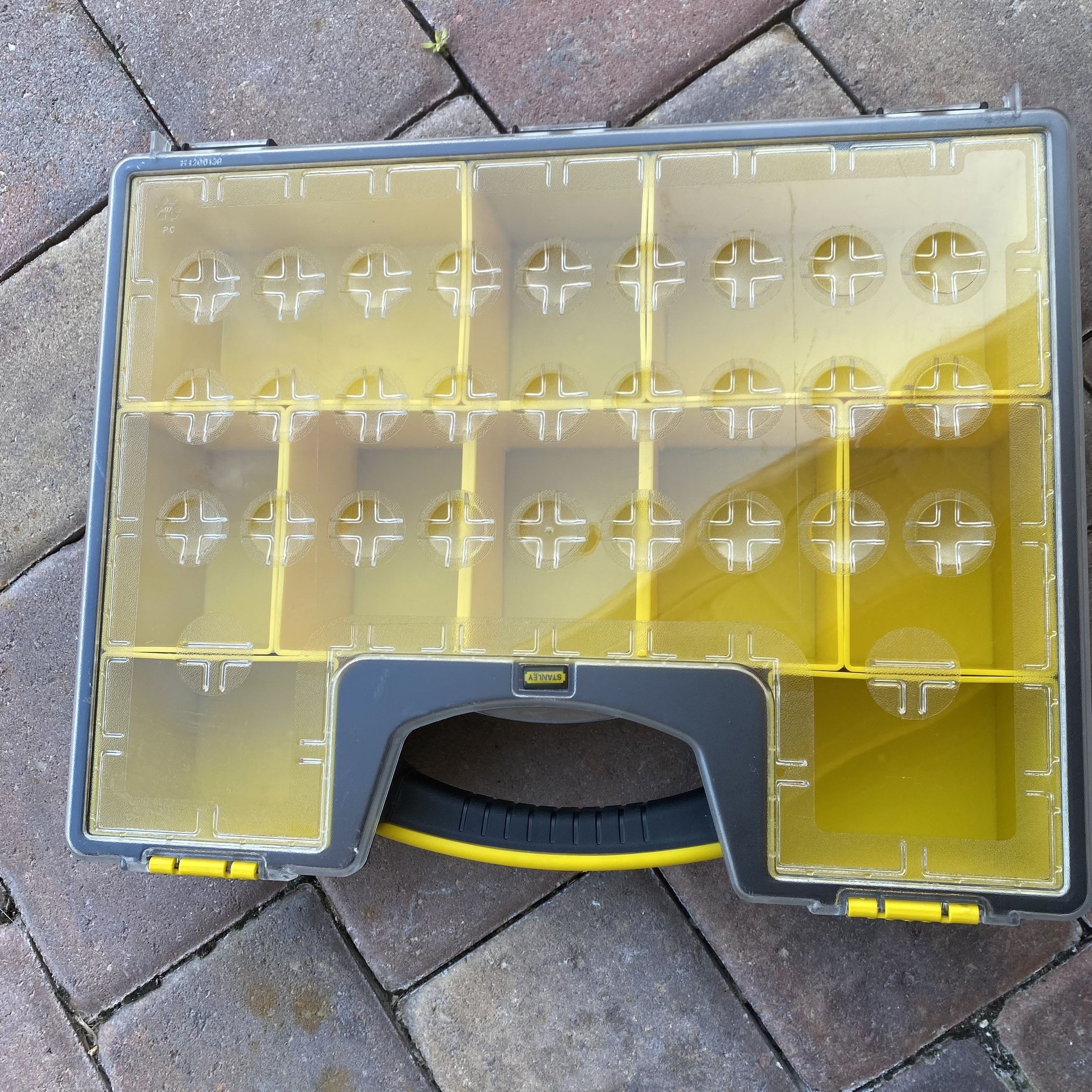 Carrying Case For Nails And Screws