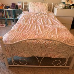 Twin Bed w/mattress