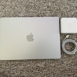 MacBook Air 13" M2 (16GB RAM/512GB SSD) Silver - 38 Battery Cycles