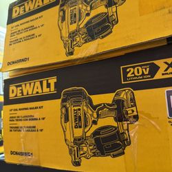 Dewalt Roofing Gun Combo Kit 