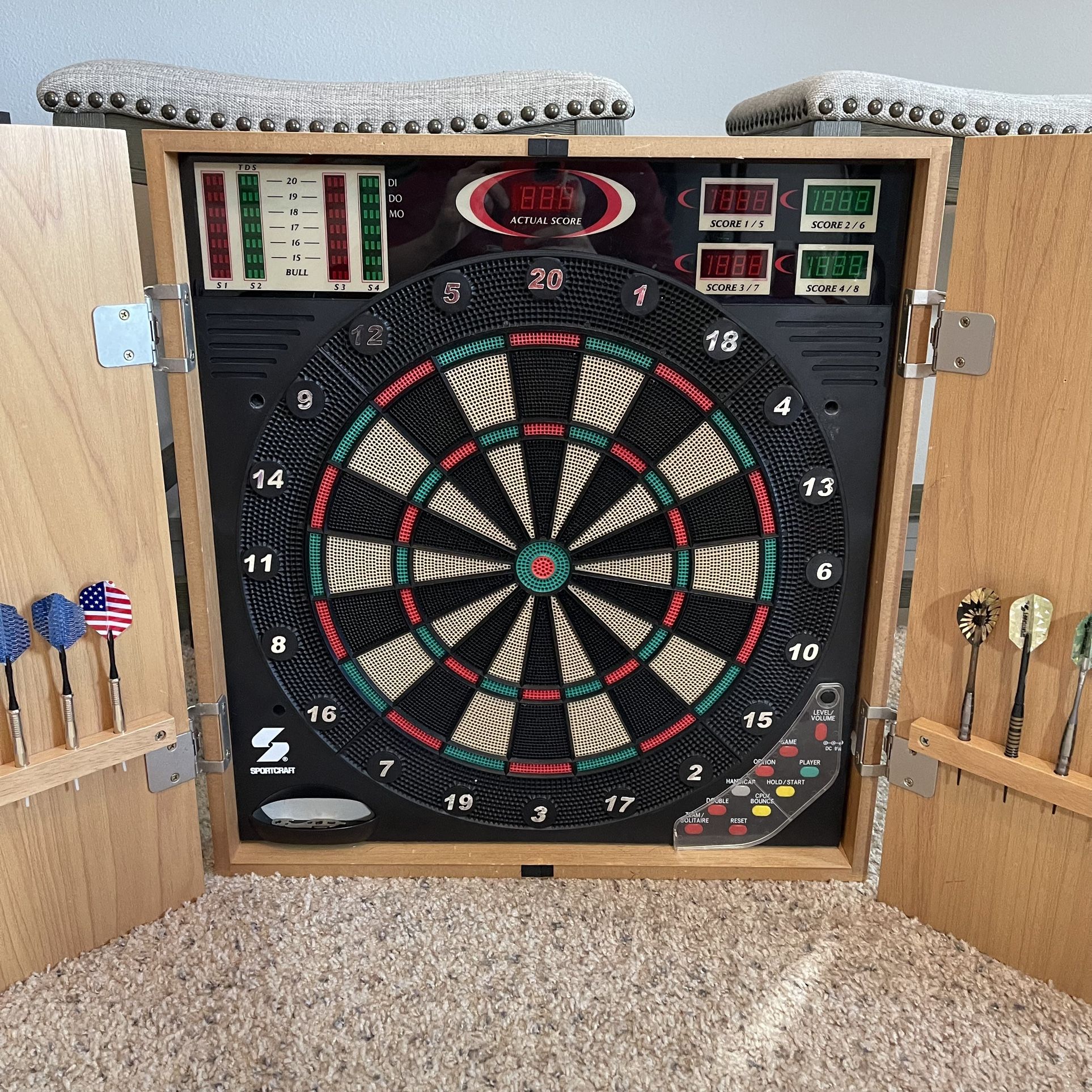 Sportcraft Electronic Dartboard And Matttroy