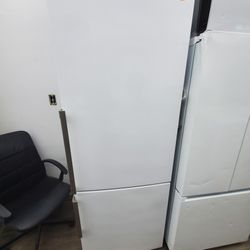 Summit Fridge New Open  Box 28 Inches 72 Hight Warranty..$750..301 Saundview Ave Bronx NY 10473
