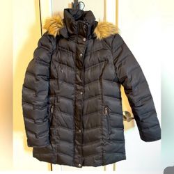 Kenneth Cole Women's Black Puffer Jacket with Faux Fur Trim