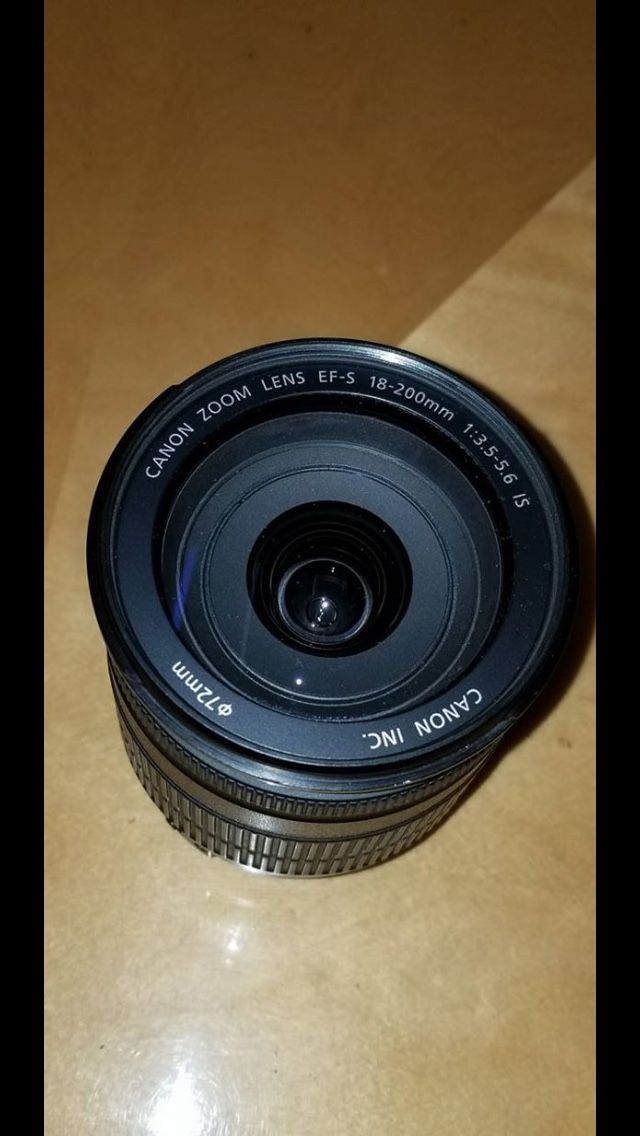 18 - 200 mm Canon Telephoto Zoom Lens