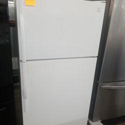Kenmore Full size 22cf Top freezer Fridge 33in Wide FREE LOCAL DELIVERY 
