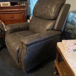 Power Lift Recliner 