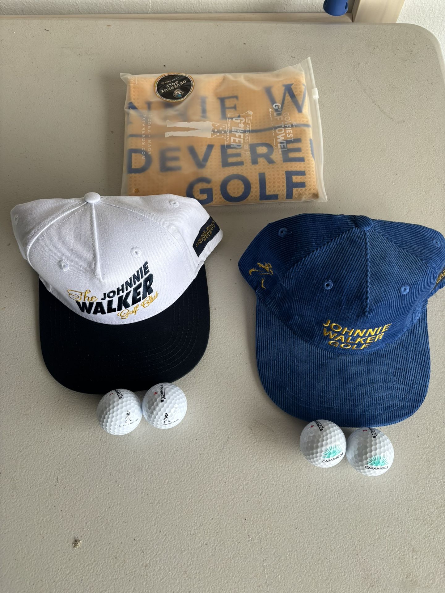 Johnnie Walker Golf Apparel Set