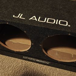 JL Audio CP212-WOv3 Slot-

Ported BassWedge