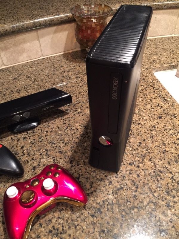 XBOX360 One w/Kinect and 2 Controllers