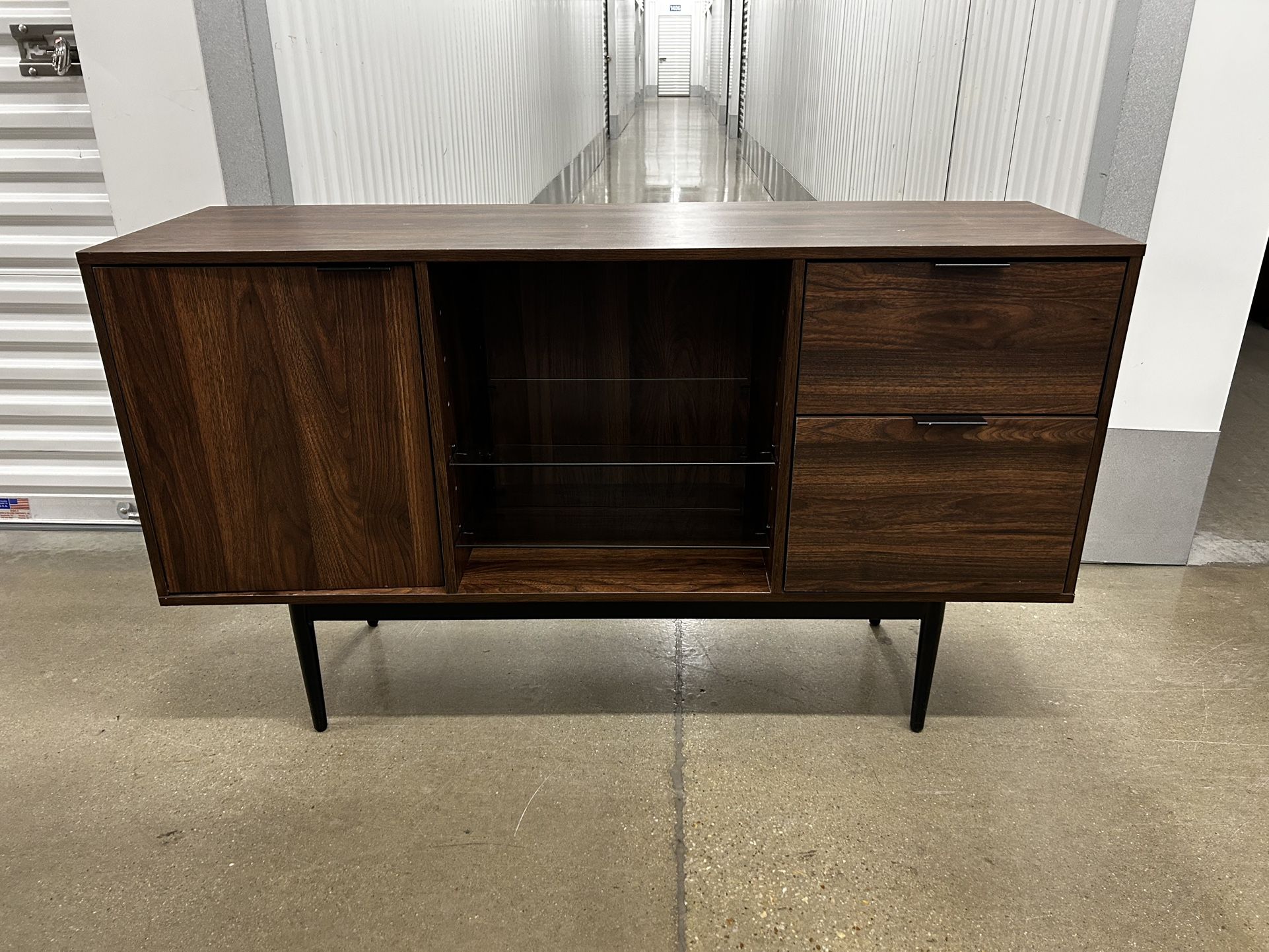Tv / Entertainment Centre
