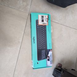 Logitech K400 keyboard and Mouse Pad