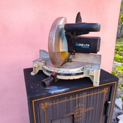 Delta 10 in. Compound Sliding Miter Saw