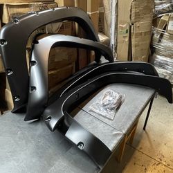 1999 to 2006 Chevy Silverado / GMC Sierra Rivets Fender Flares