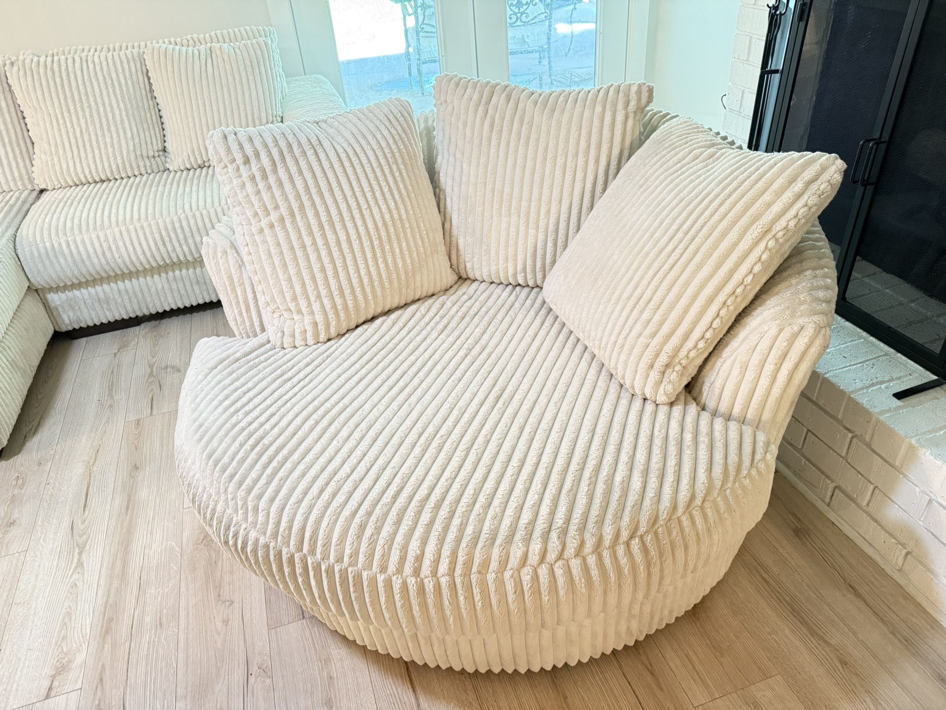 White | Cream Oversized Swivel Chair (Lindyn Ashley Homestore)