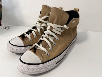 Converse Chuck Taylor High Top Sneakers. Size 10